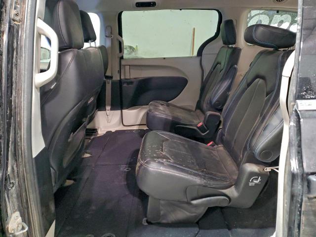 Chrysler Pacifica Touring L Image 10