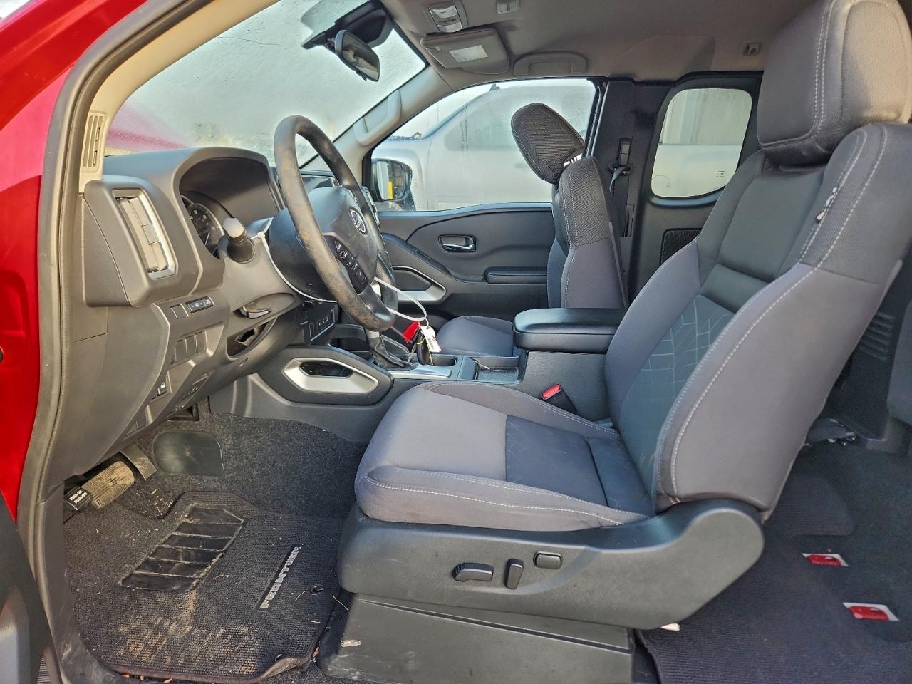 Nissan Frontier S Image 4