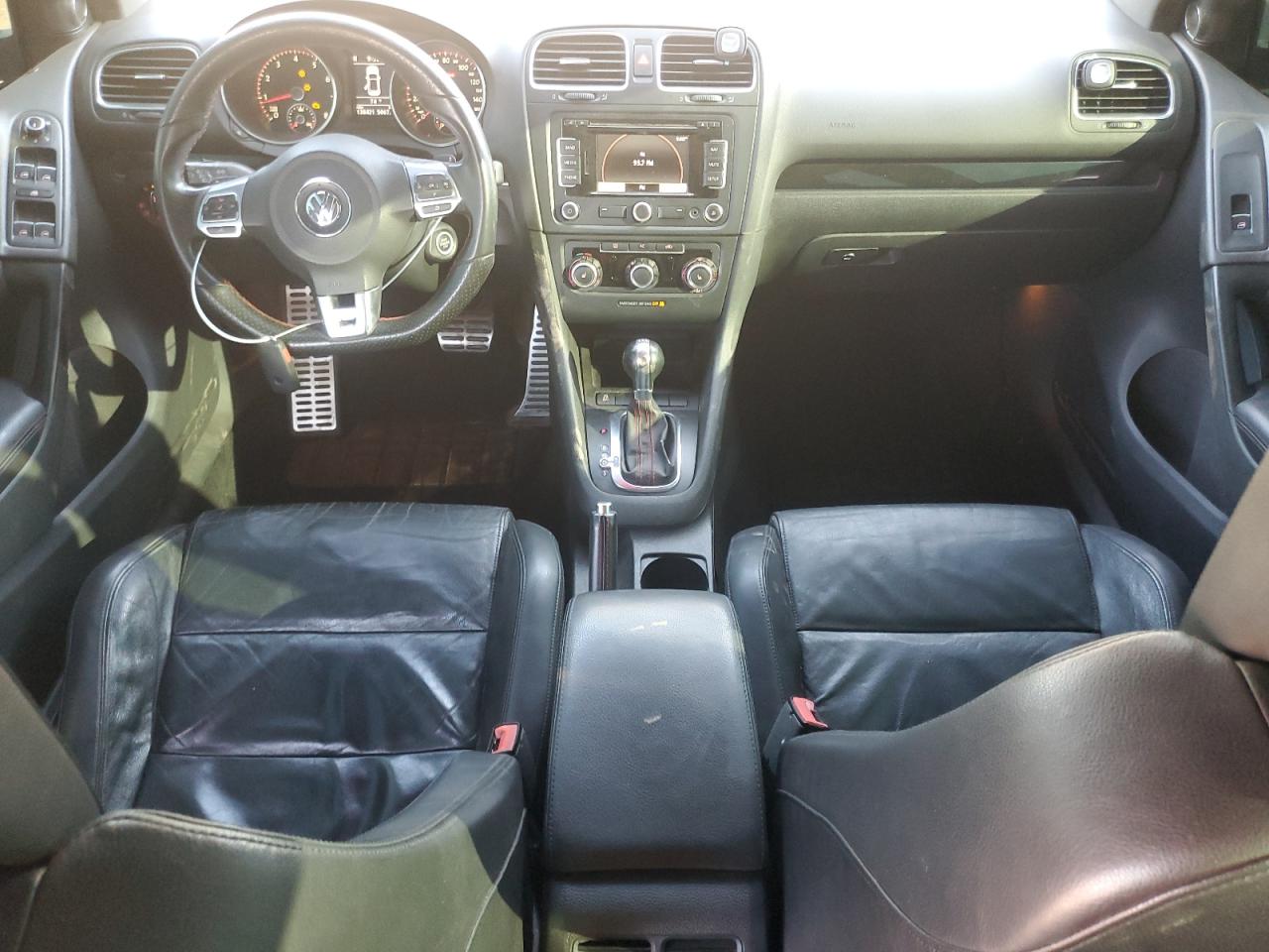 Volkswagen GTI Image 12