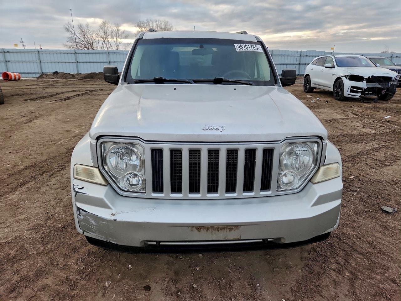 Jeep Liberty Sport Image 12