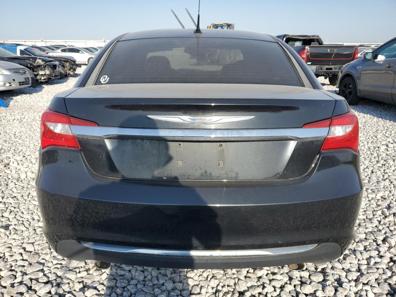 Chrysler 200 Limited Image 11