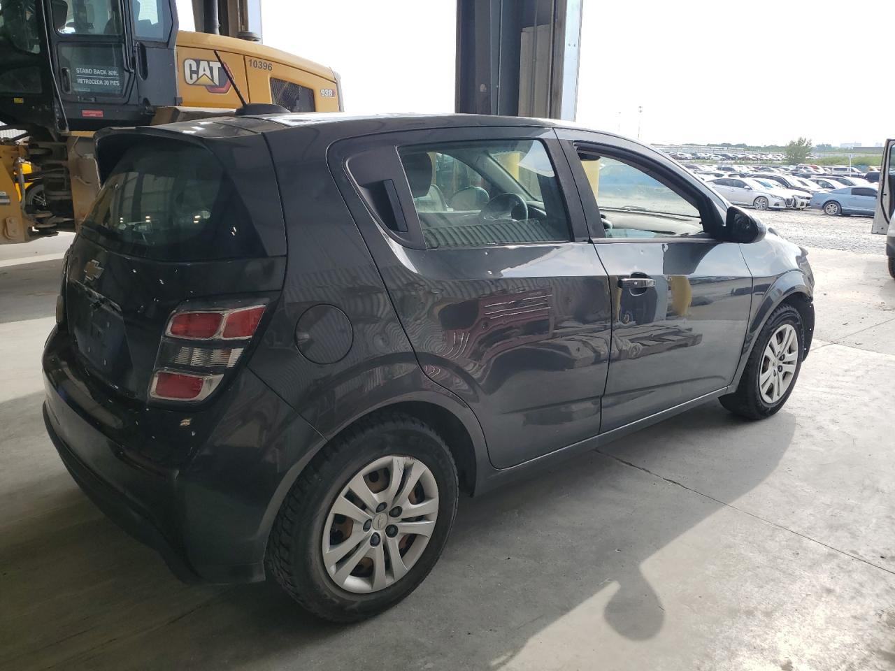 Chevrolet Sonic Image 3