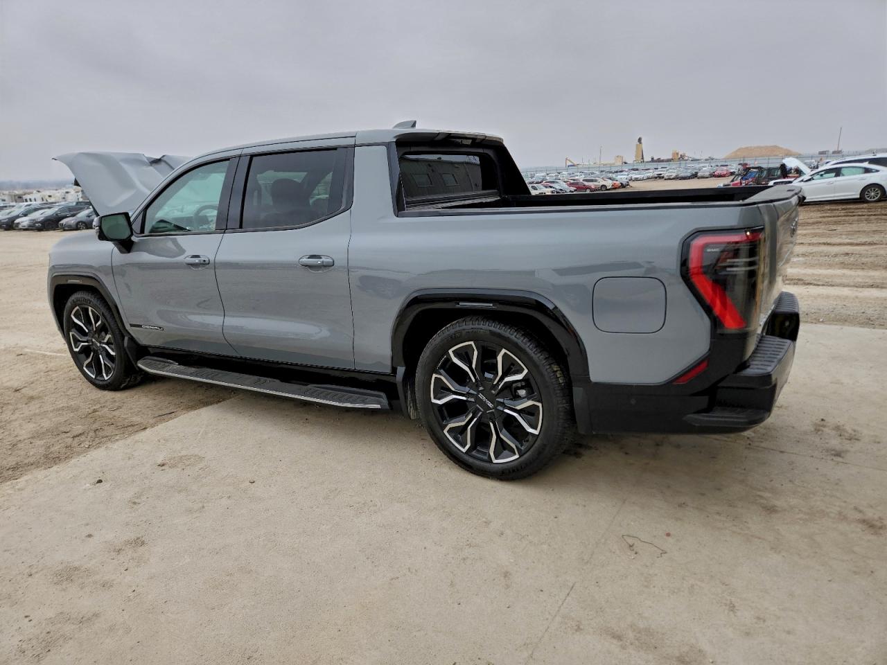GMC Sierra Denali Image 3
