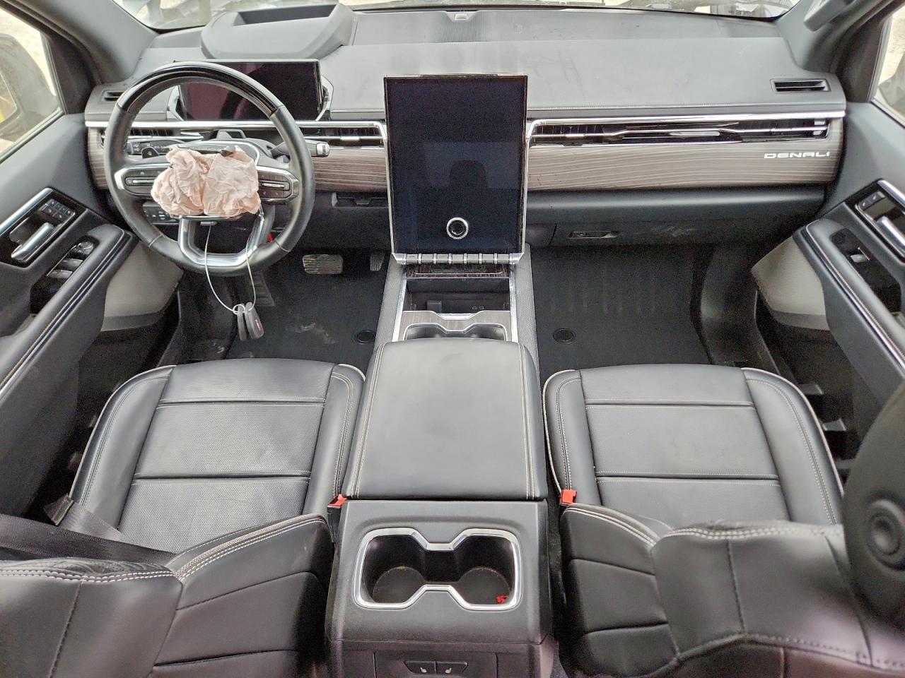 GMC Sierra Denali Image 8