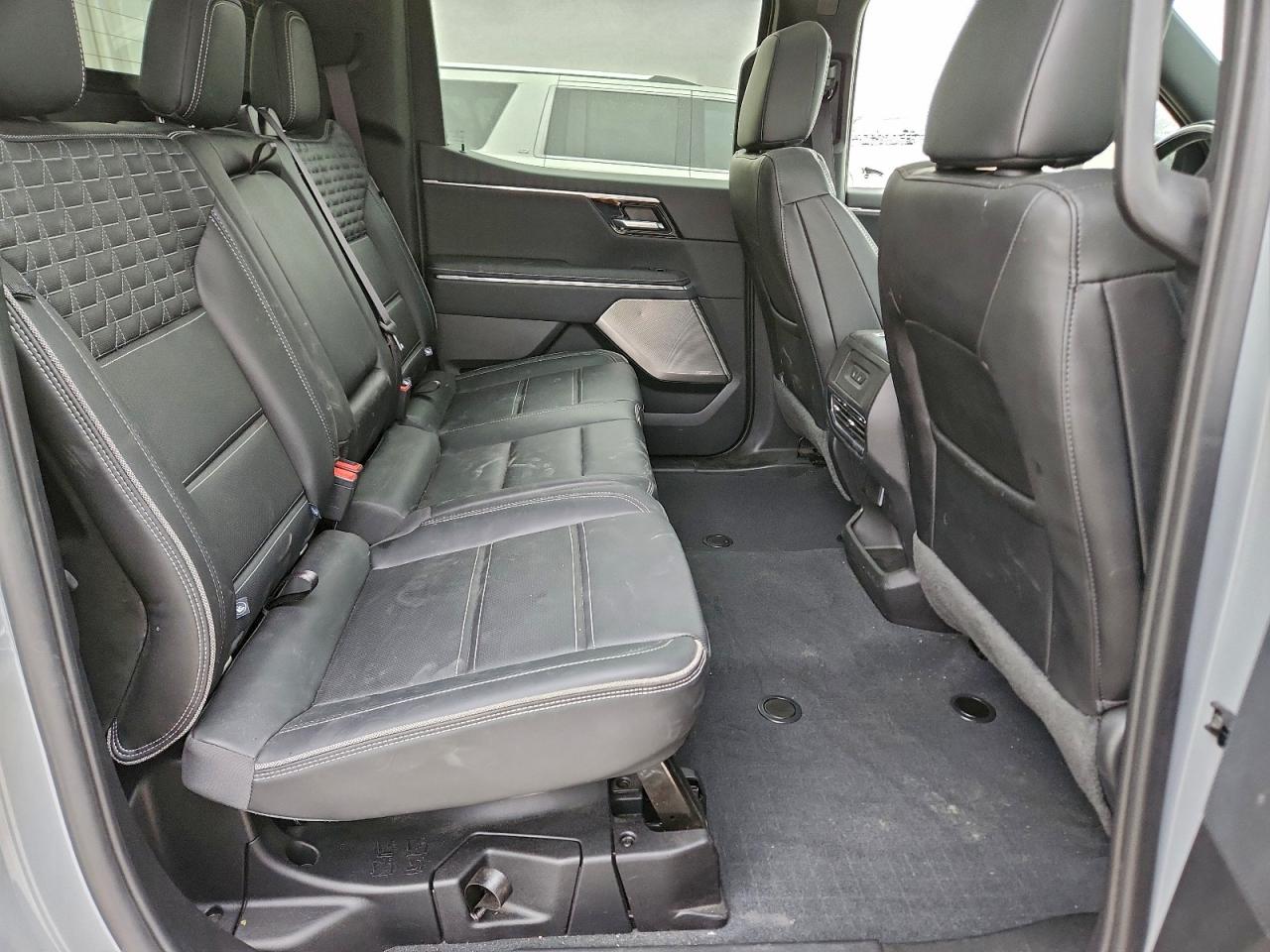 GMC Sierra Denali Image 5