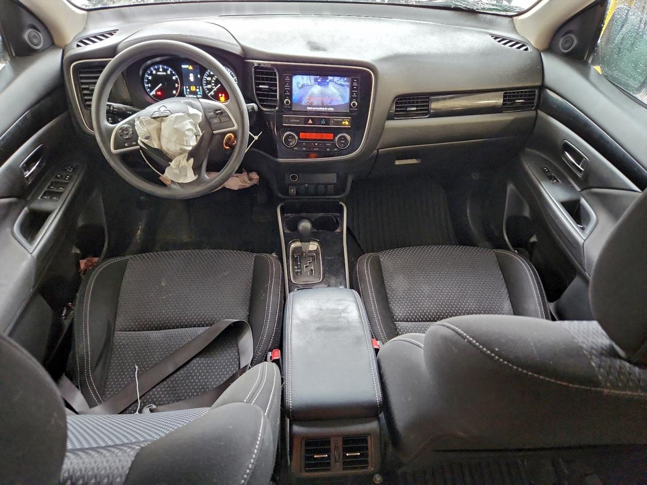 Mitsubishi Outlander Se Image 7