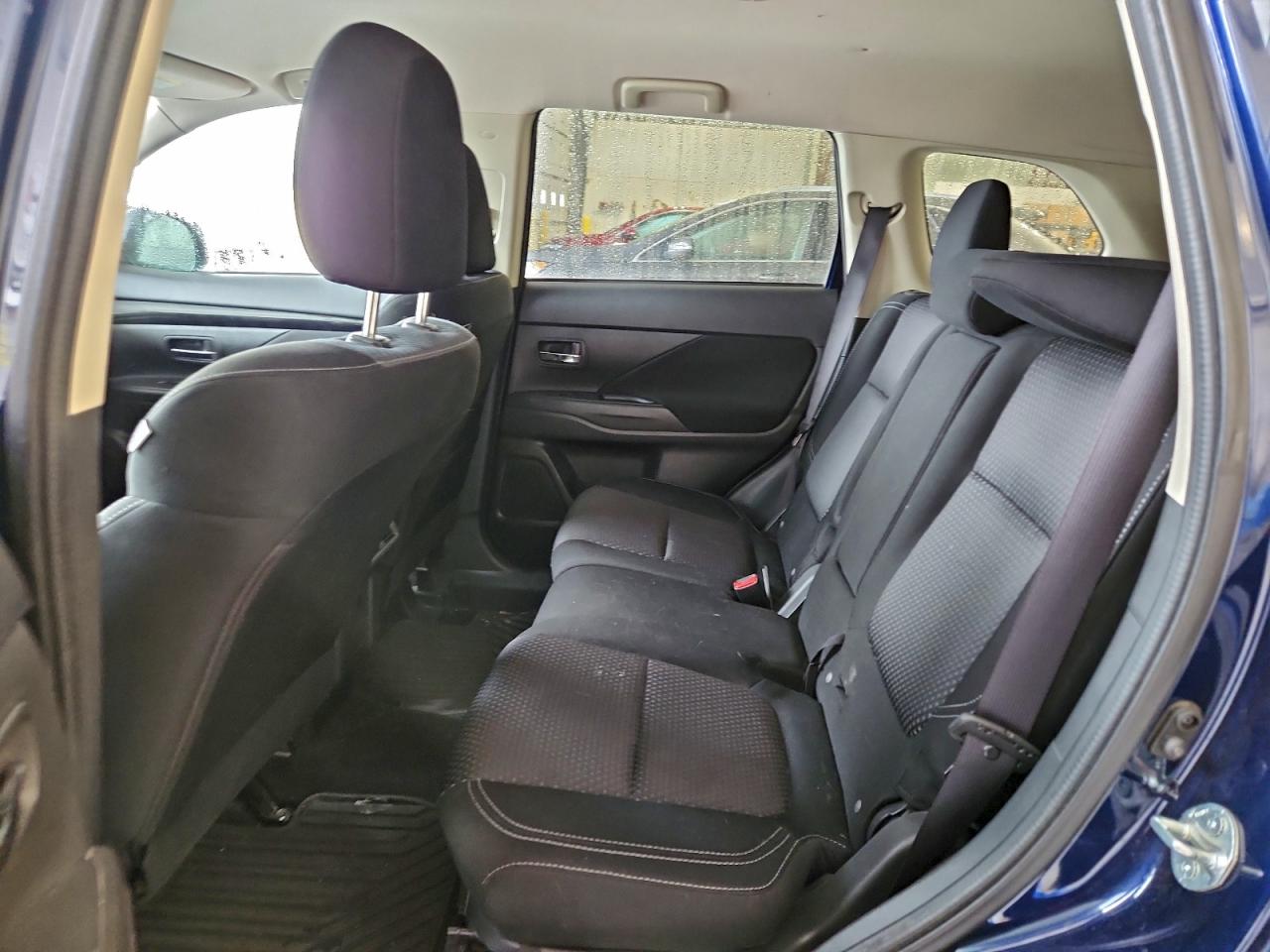 Mitsubishi Outlander Se Image 5