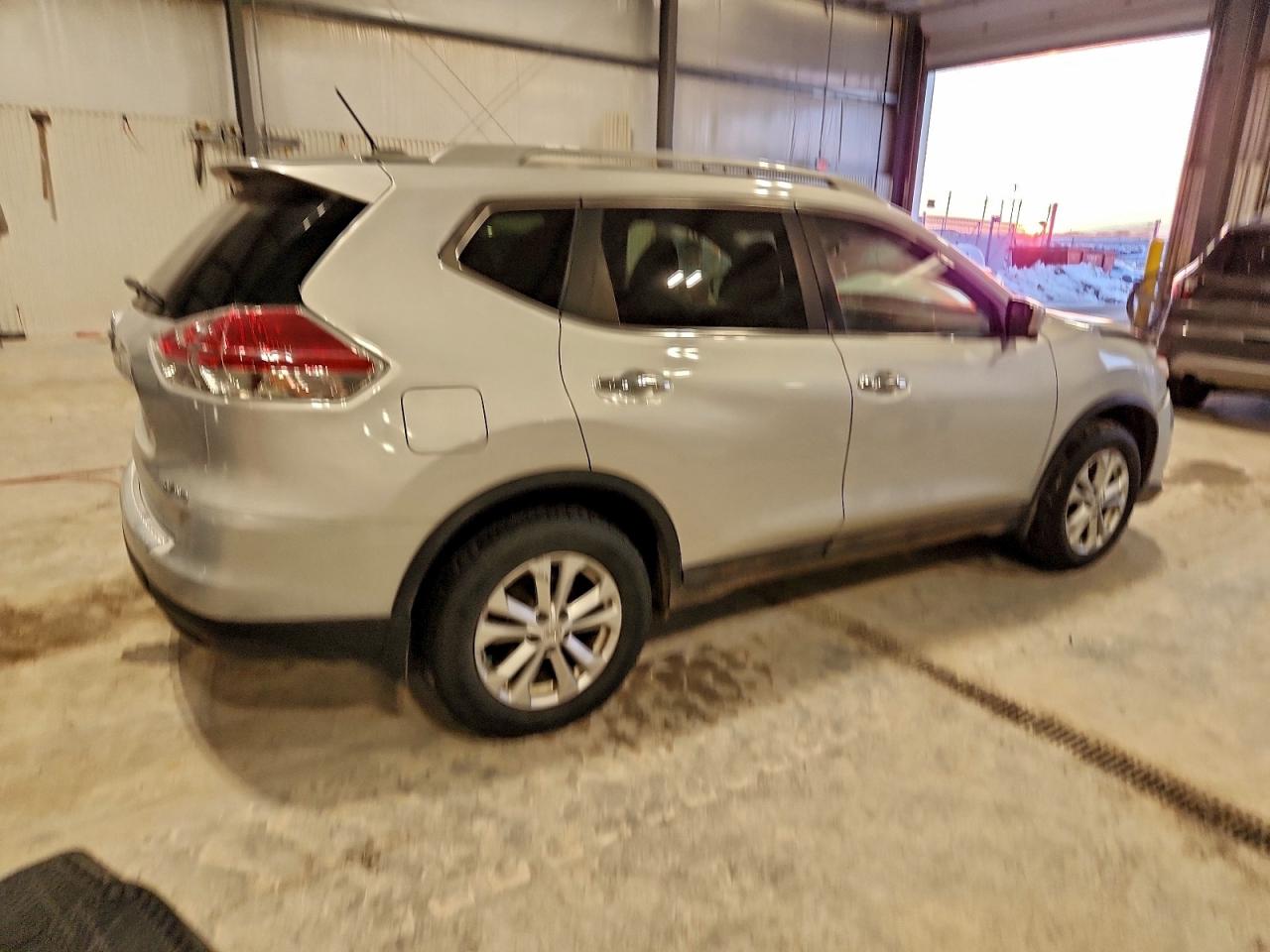Nissan Rogue S Image 4