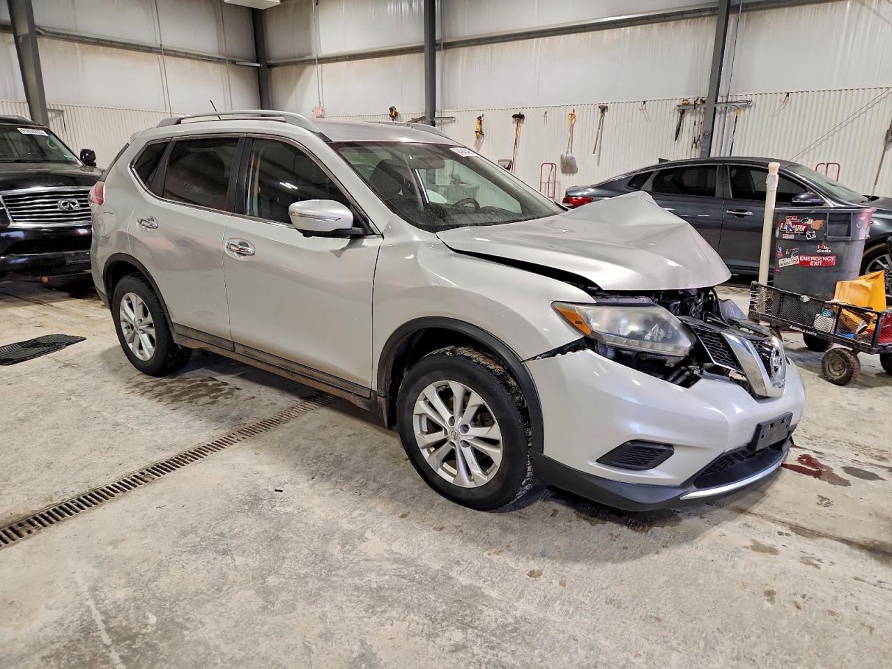 Nissan Rogue S Image 3