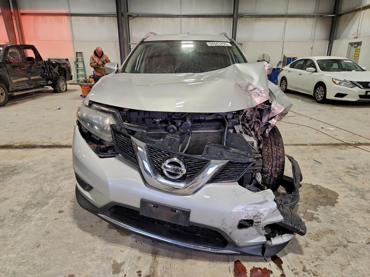 Nissan Rogue S Image 5