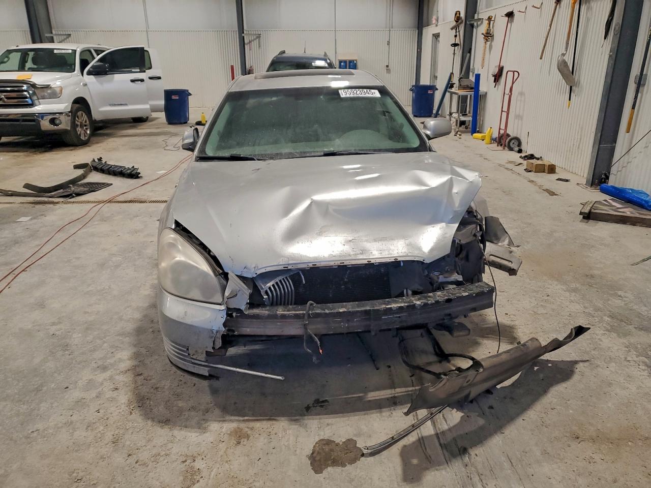 Buick Lucerne Cxl Image 3