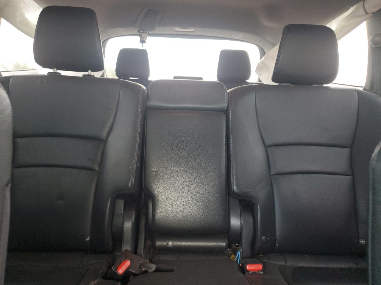 Honda Pilot Touring Image 12