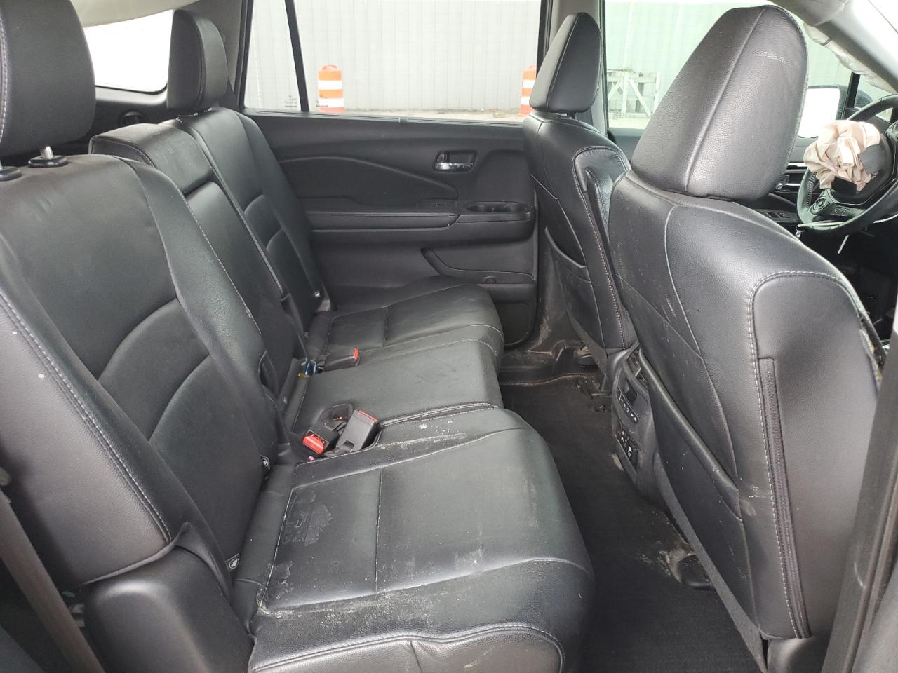 Honda Pilot Touring Image 9