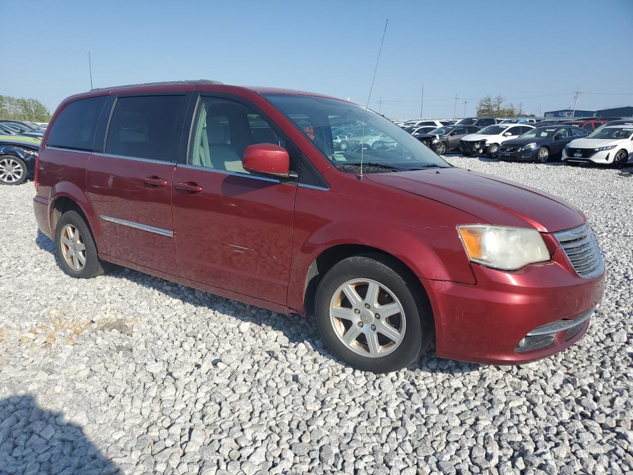 Chrysler Minivan Touring Image 13