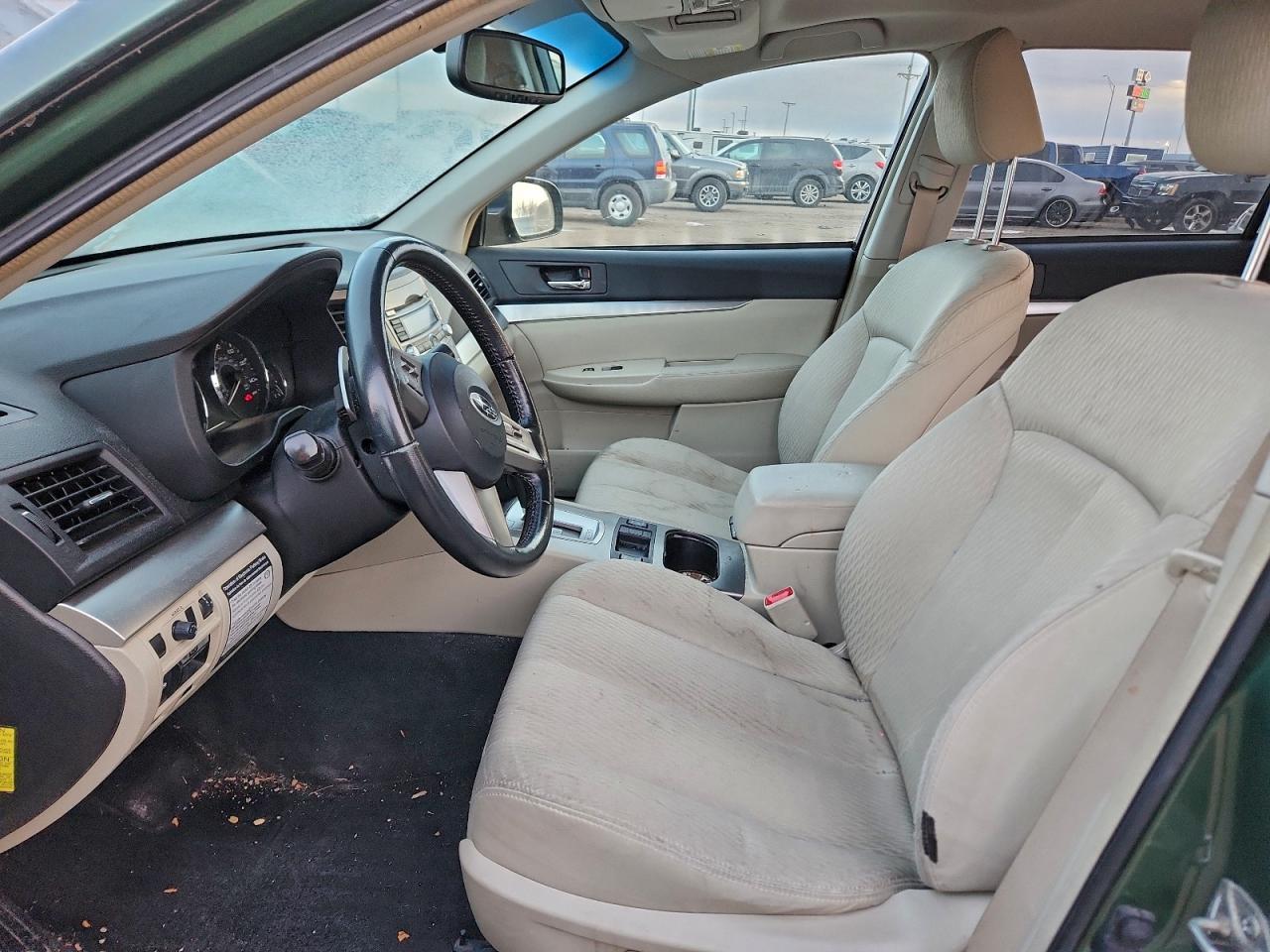 Subaru Outback 2.5i Premium Image 3