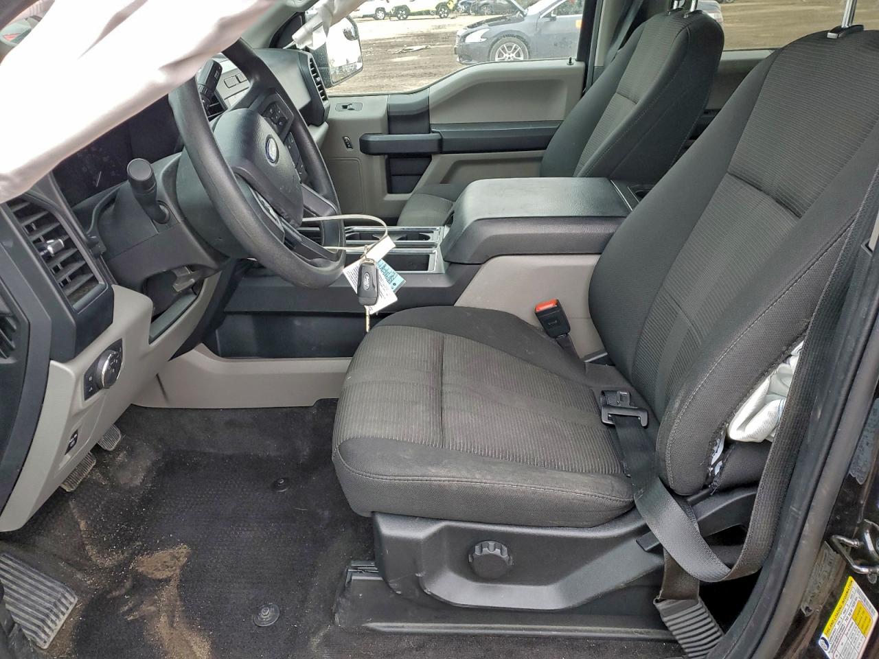 Ford F-150 Supercrew Image 7