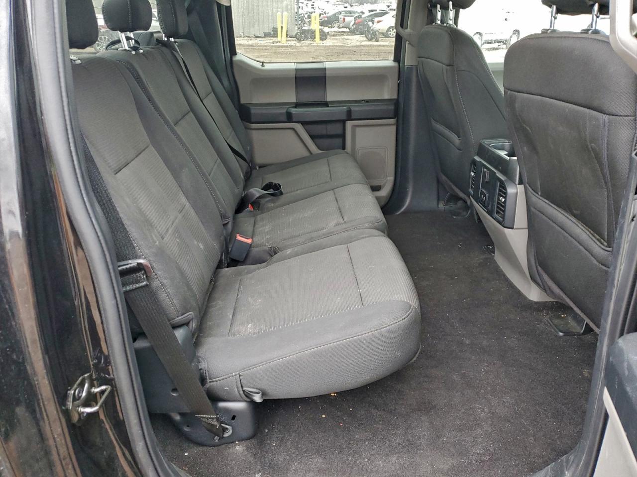 Ford F-150 Supercrew Image 10