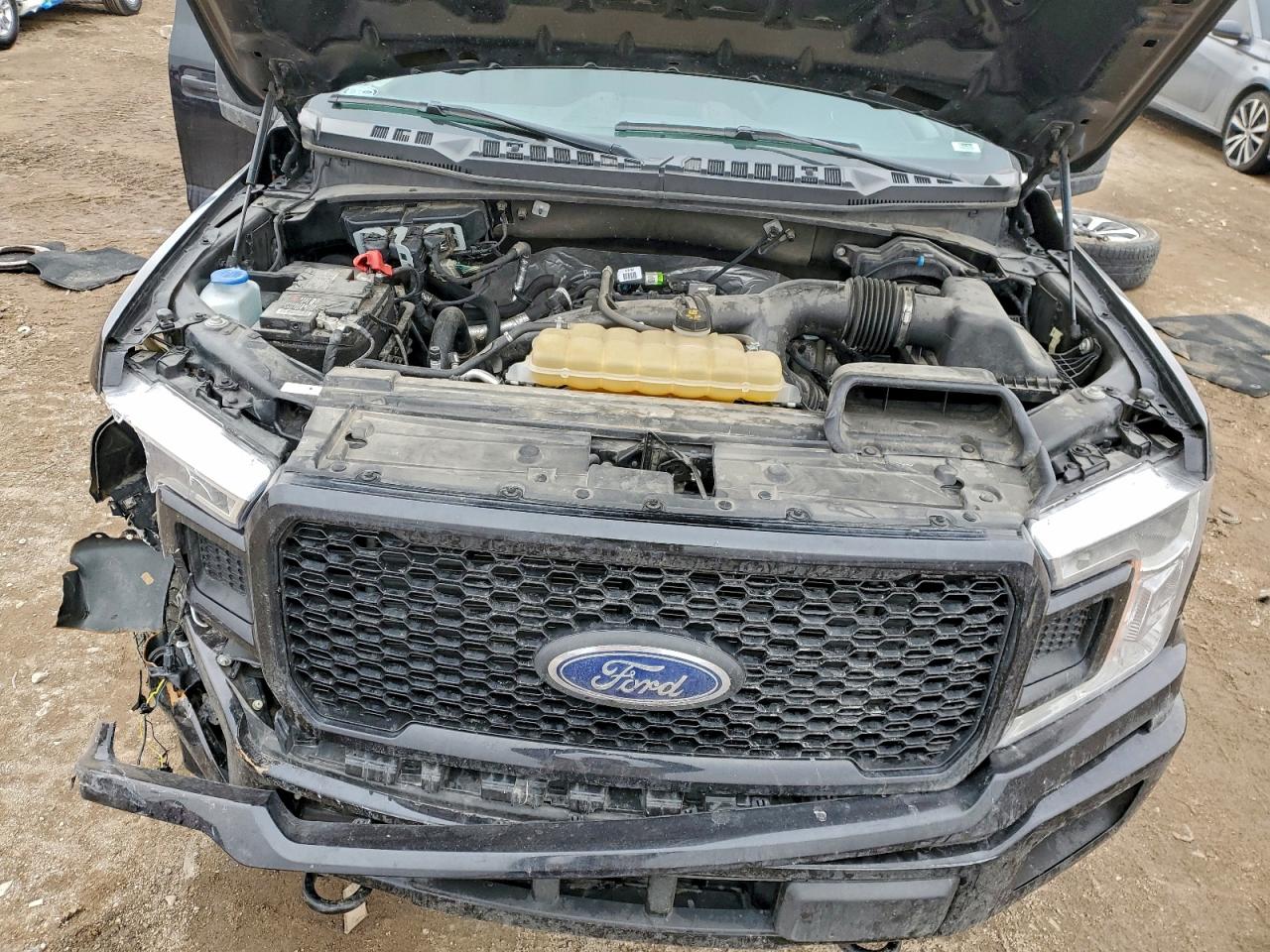 Ford F-150 Supercrew Image 11