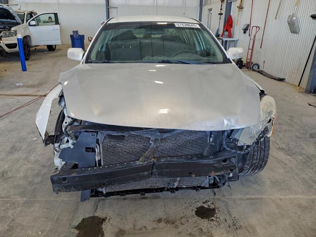 Nissan Altima Base Image 5