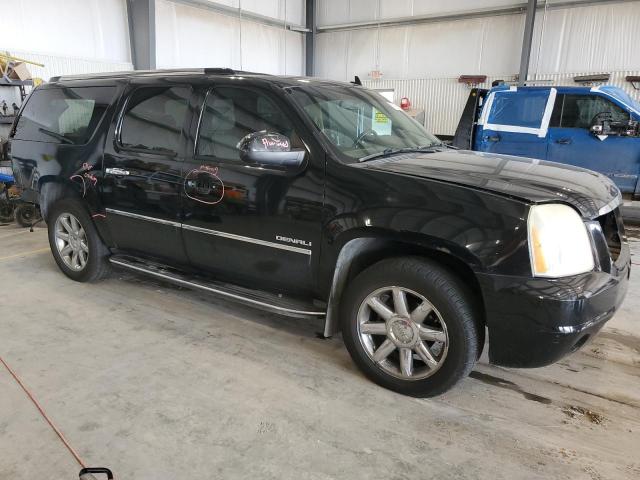 GMC Yukon Denali Image 3