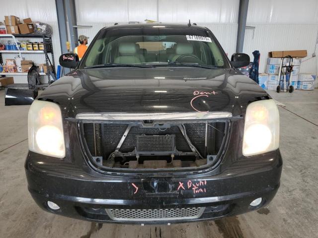 GMC Yukon Denali Image 5