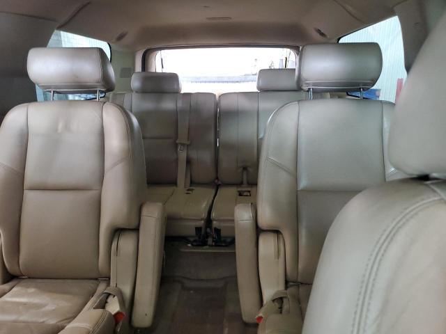 GMC Yukon Denali Image 13