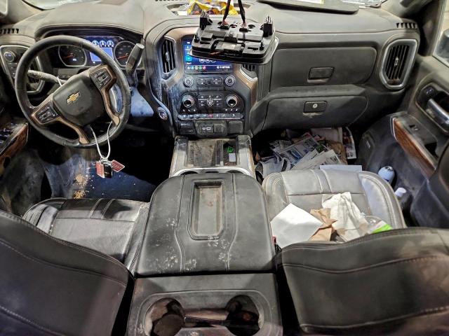 Chevrolet Silverado K3500 High Country Image 9