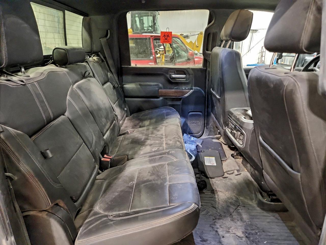 Chevrolet Silverado K3500 High Country Image 8