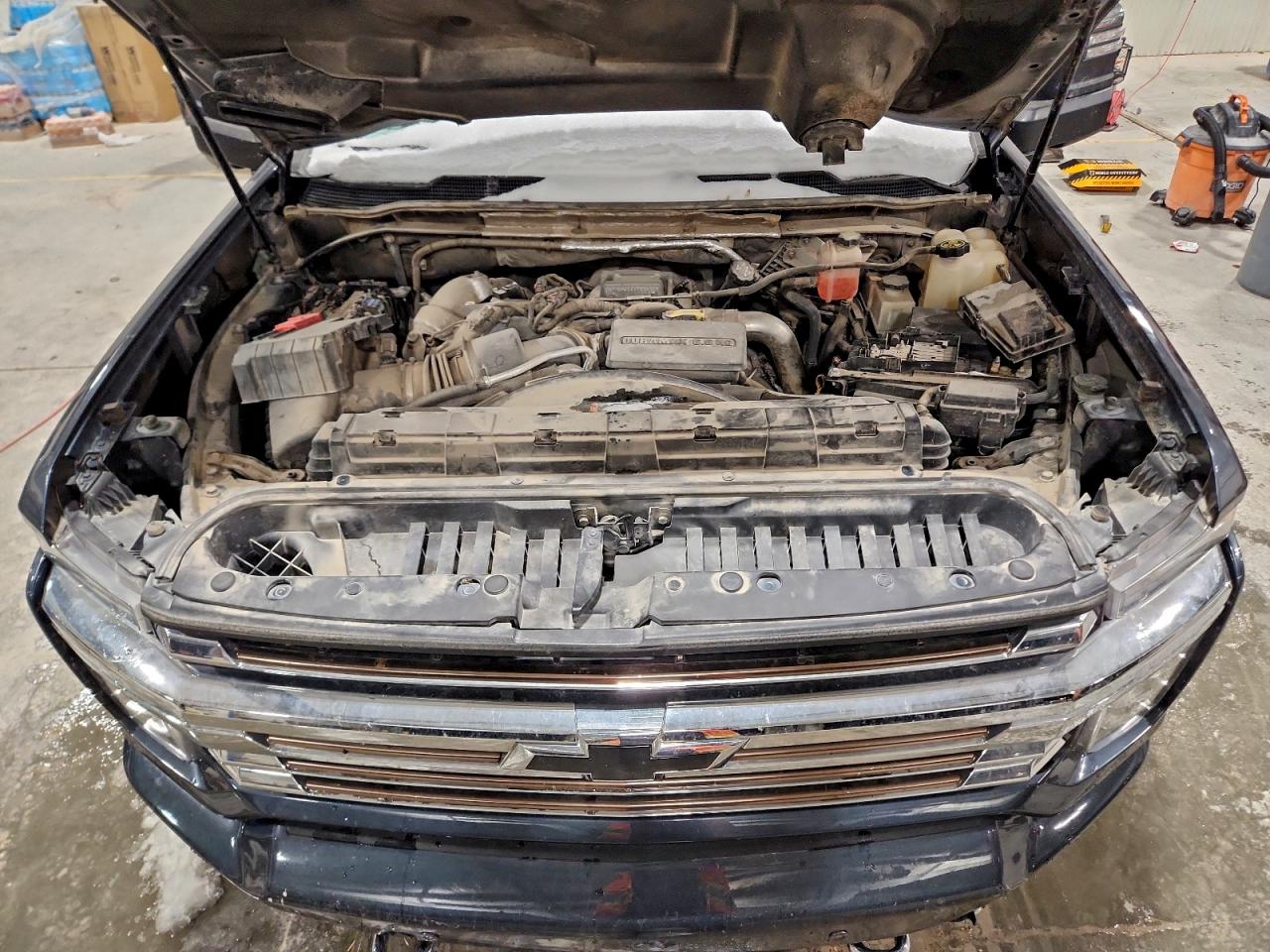 Chevrolet Silverado K3500 High Country Image 11