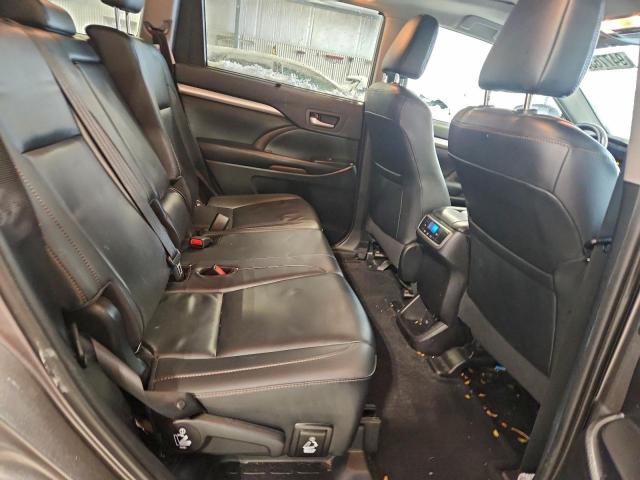 Toyota Highlander Se Image 9