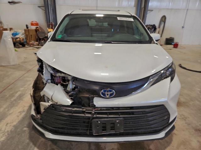 Toyota Sienna Xle Image 7