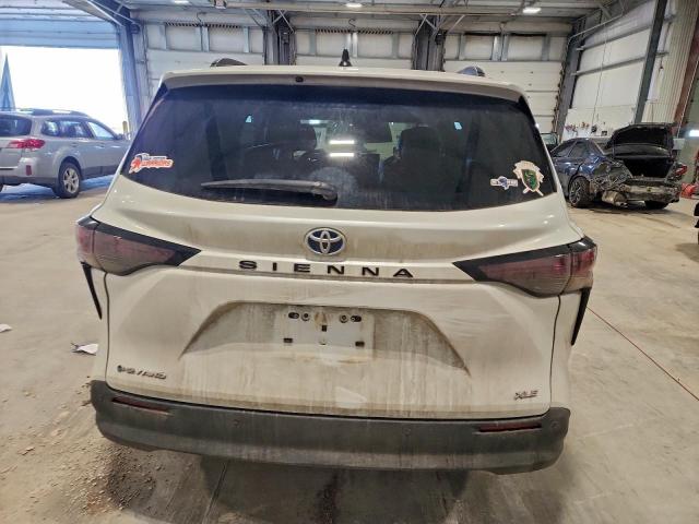 Toyota Sienna Xle Image 13