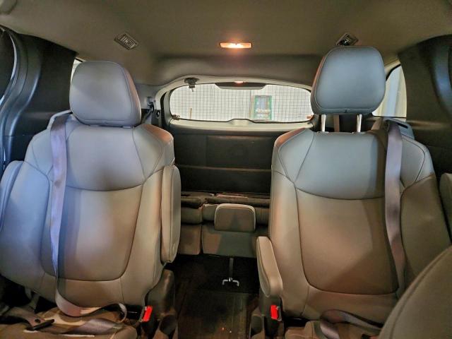 Toyota Sienna Xle Image 11