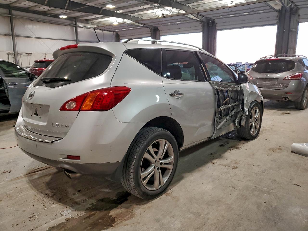 Nissan Murano S Image 8