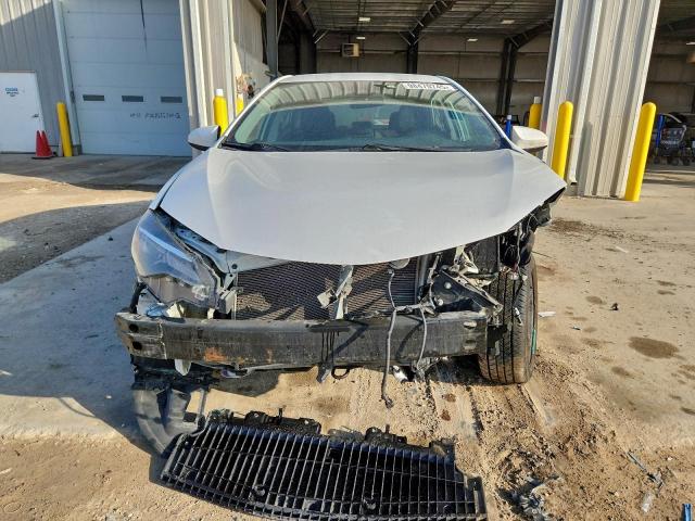 Toyota Corolla L Image 5