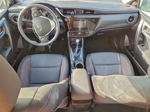 Toyota Corolla L Image 12