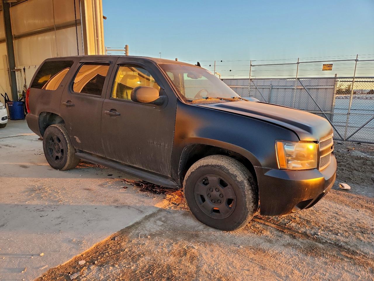 Chevrolet Tahoe K1500 Image 2