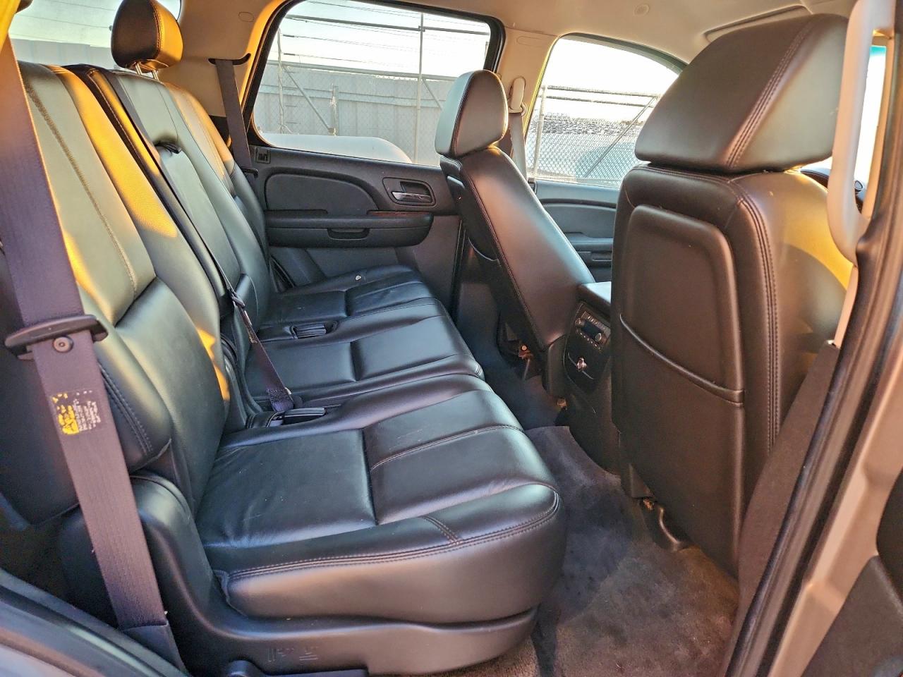 Chevrolet Tahoe K1500 Image 12