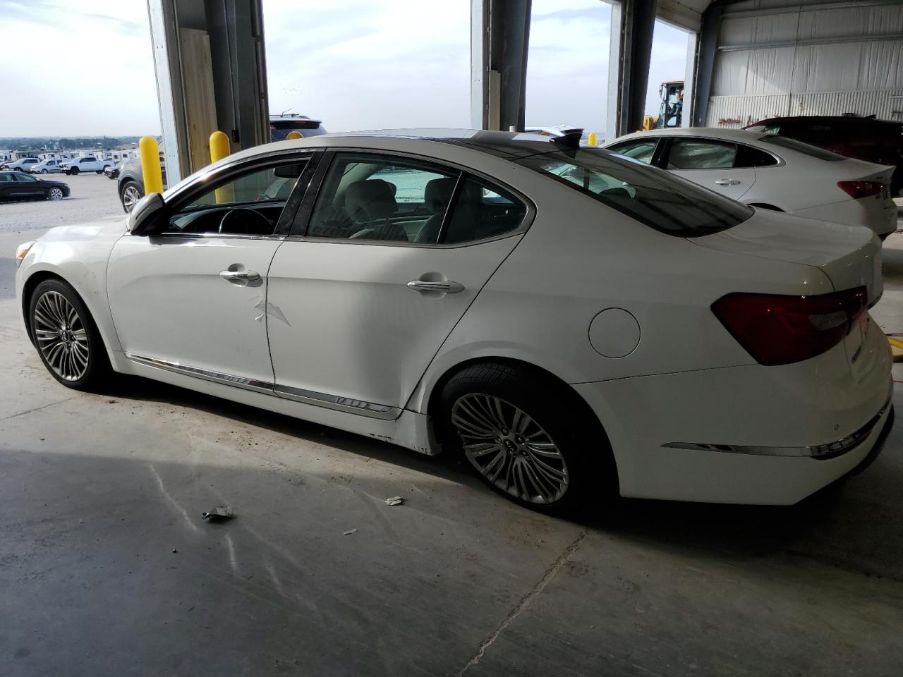 Kia Cadenza Premium Image 4