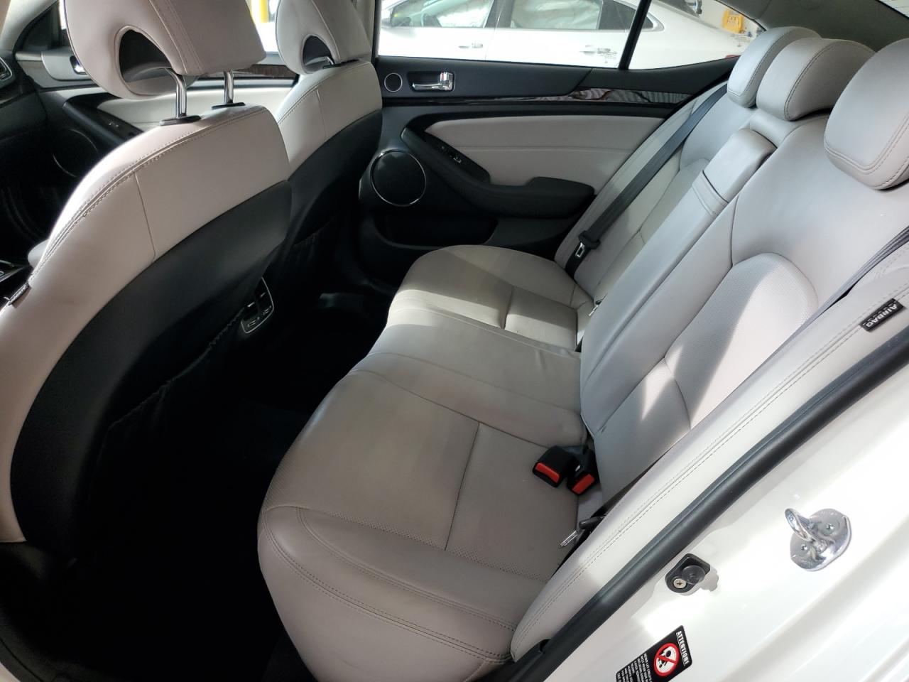 Kia Cadenza Premium Image 10