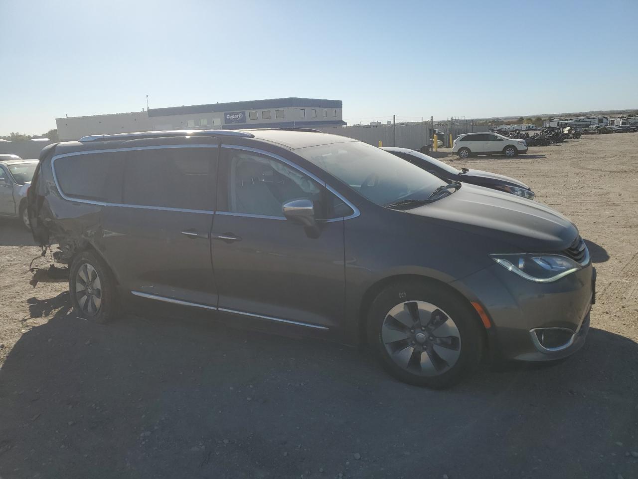 Chrysler Pacifica Hybrid Limited Image 12