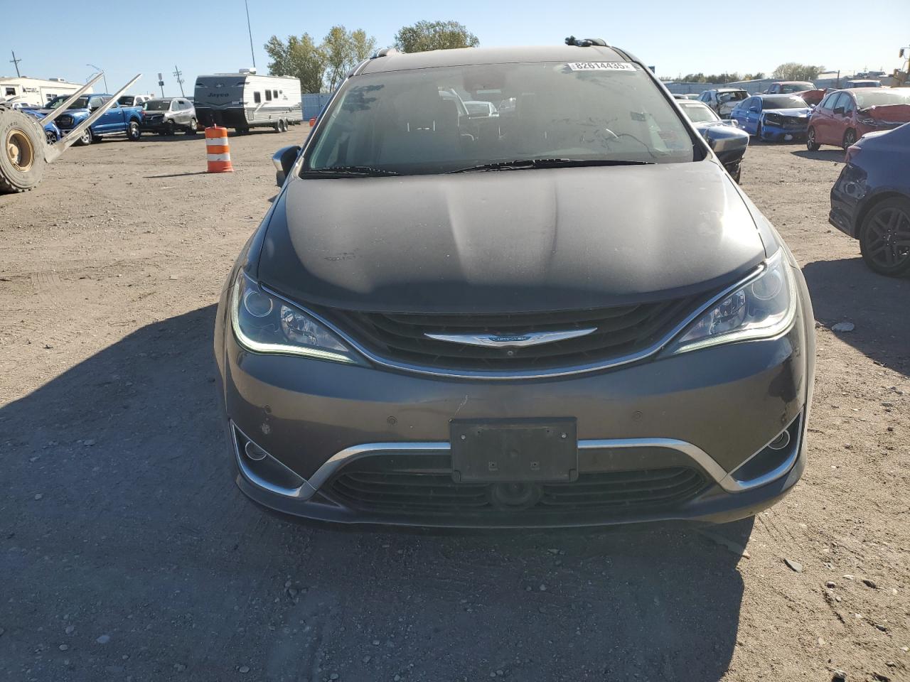 Chrysler Pacifica Hybrid Limited Image 8