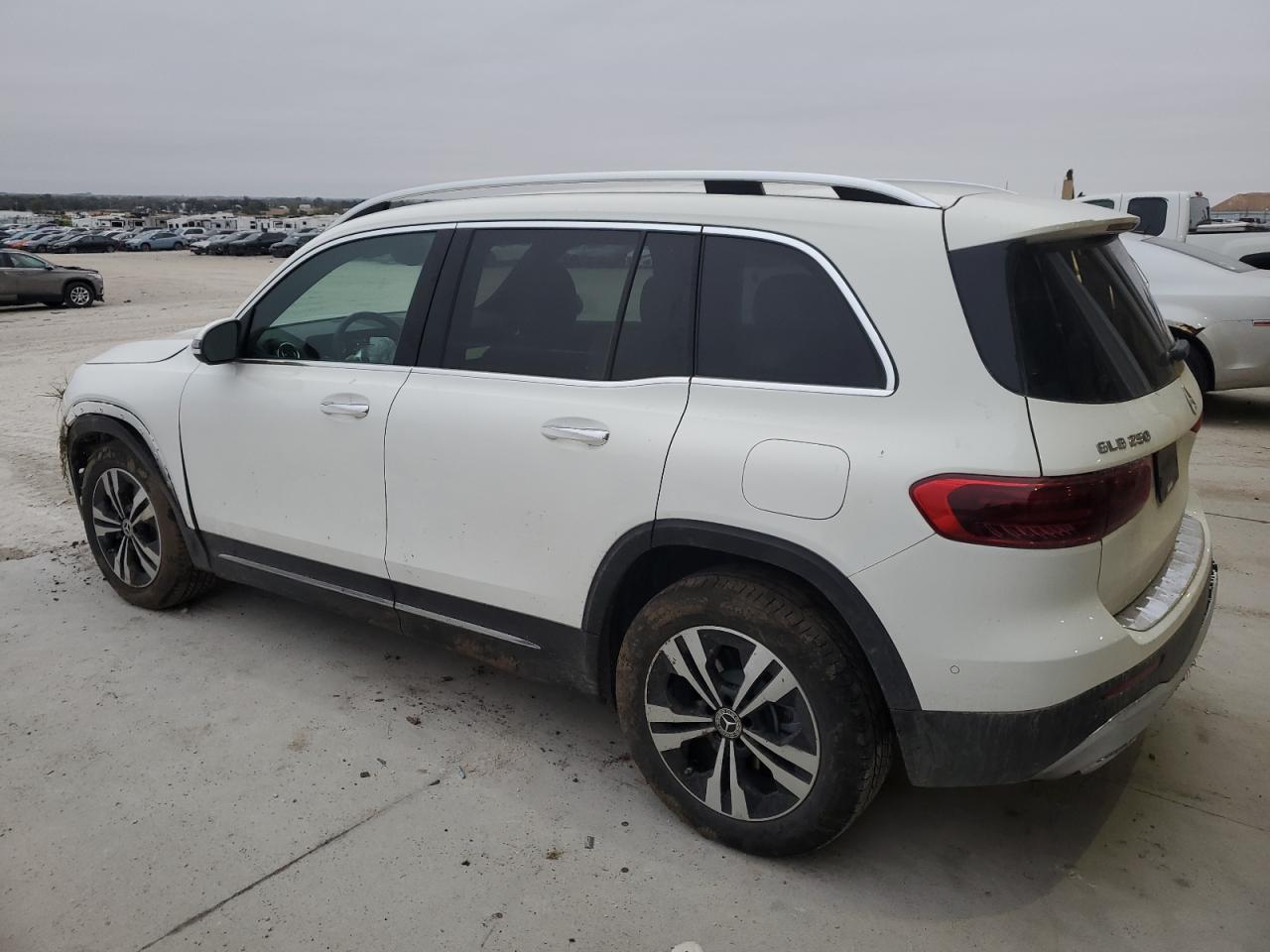 Mercedes-Benz GLB 250 4matic Image 2