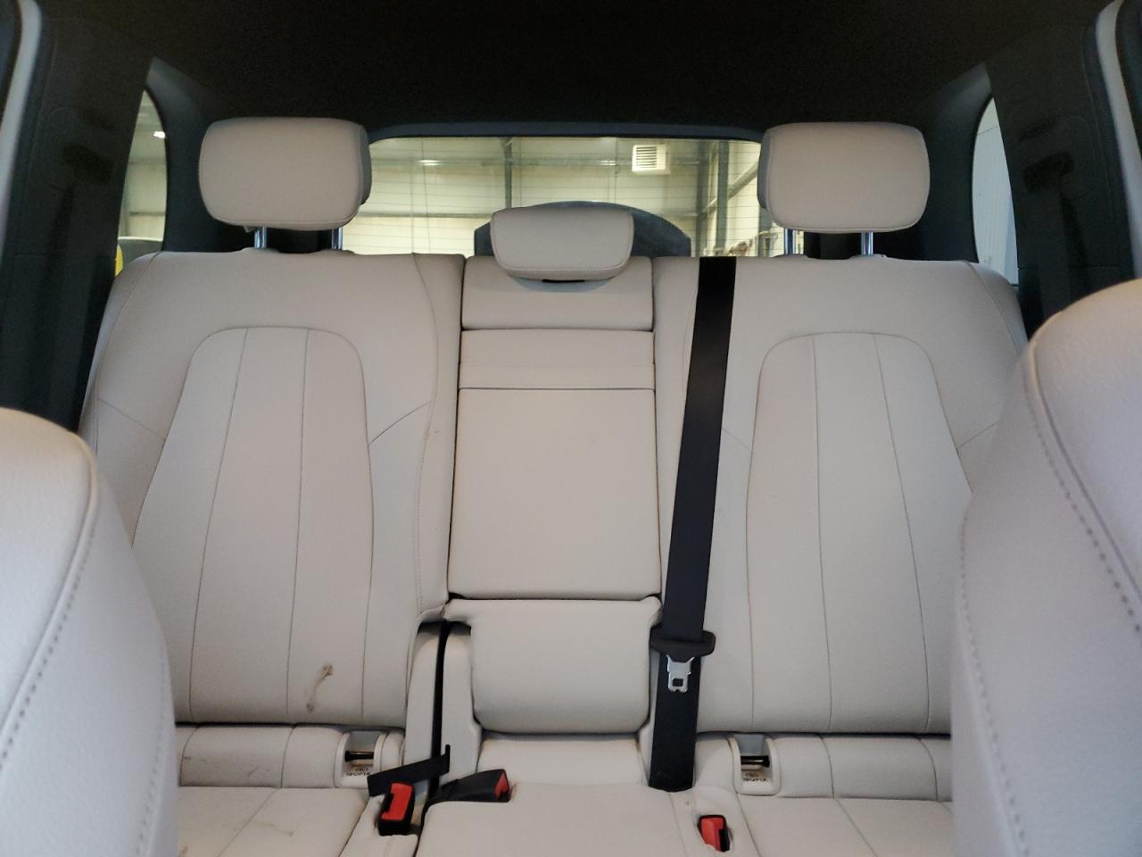 Mercedes-Benz GLB 250 4matic Image 10