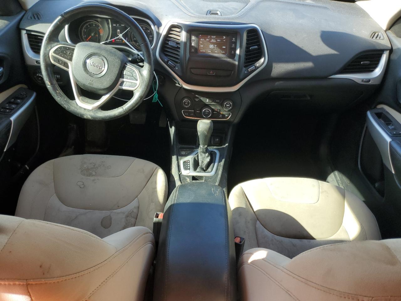 Jeep Grand Cherokee Latitude Image 2