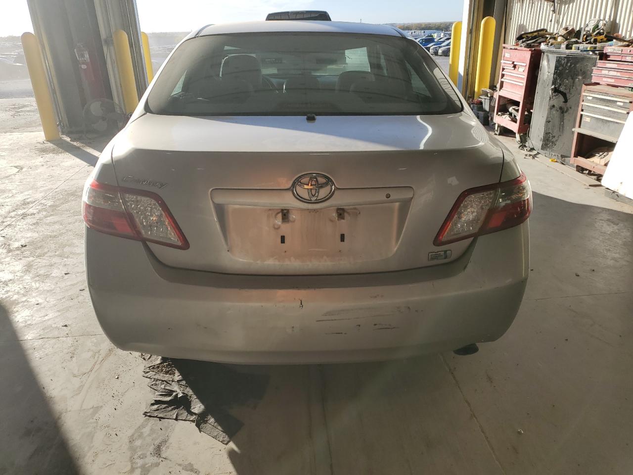 Toyota Camry Hybrid Image 5