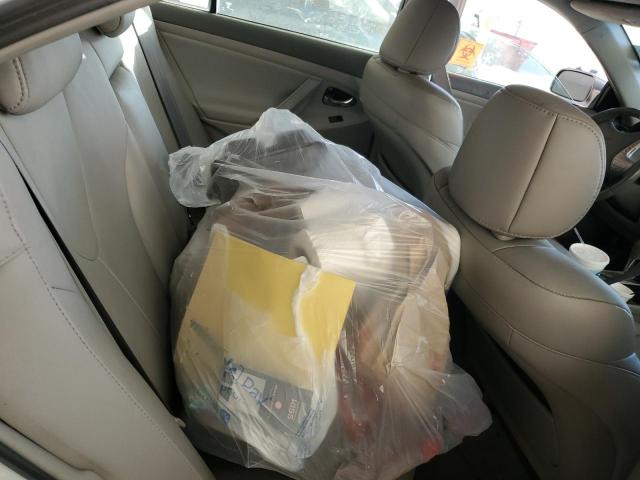 Toyota Camry Hybrid Image 11