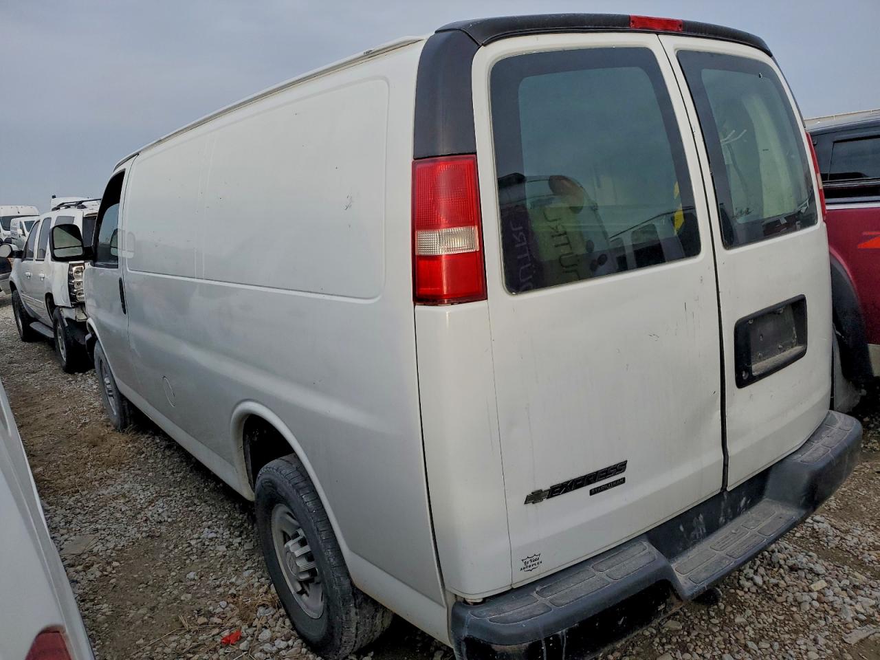 Chevrolet Express Image 13