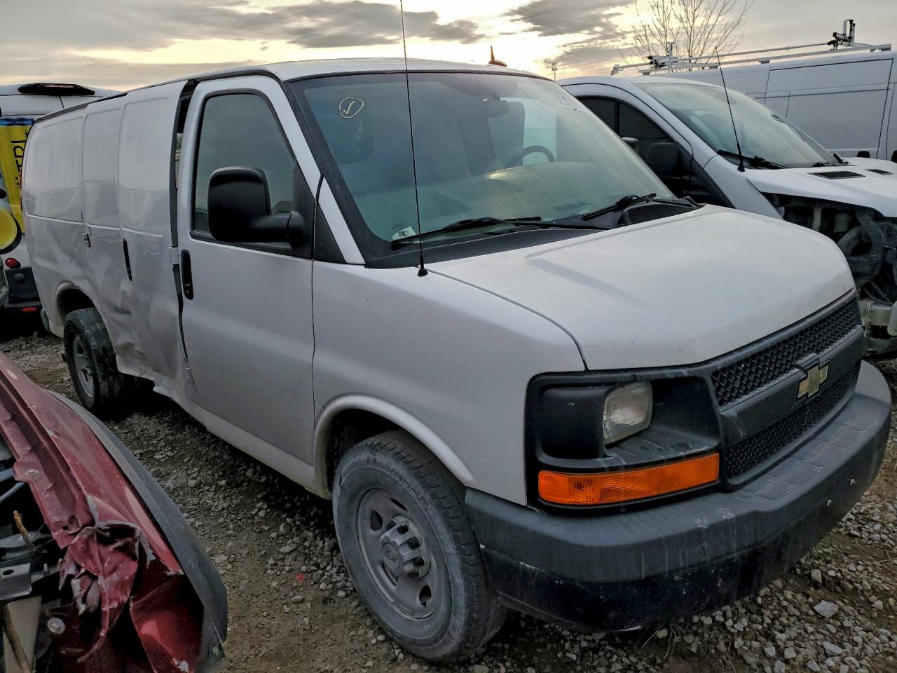 Chevrolet Express Image 12