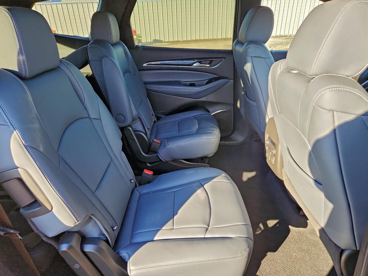 Buick Enclave Premium Image 13